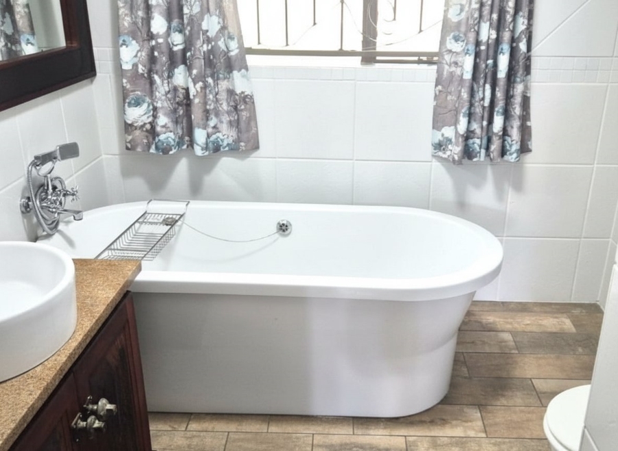 6 Bedroom Property for Sale in Dan Pienaar Free State